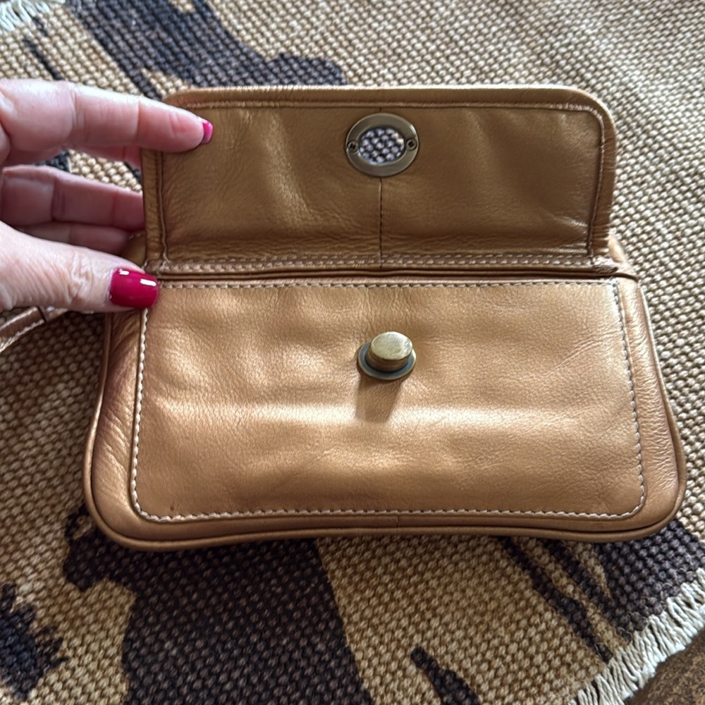 Leopard Print Tan Wristlet Clutch - Picture 3 of 8